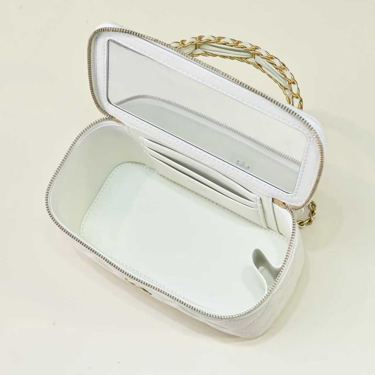 Chanel makeup bag 23p