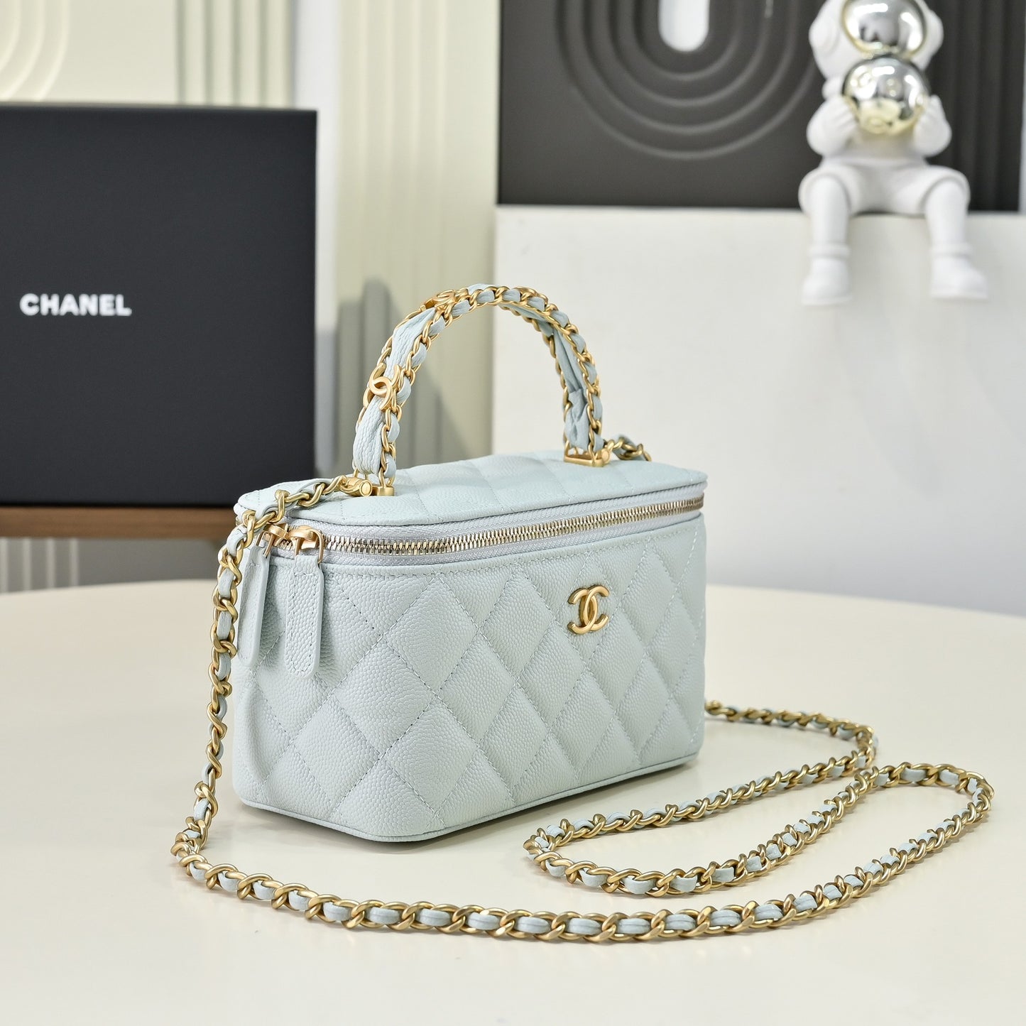 Chanel makeup bag 23p