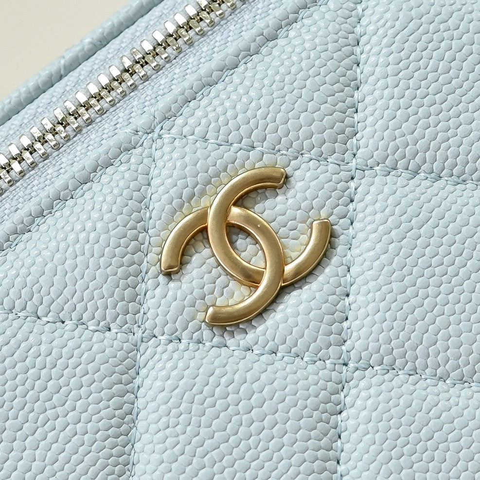 Chanel makeup bag 23p