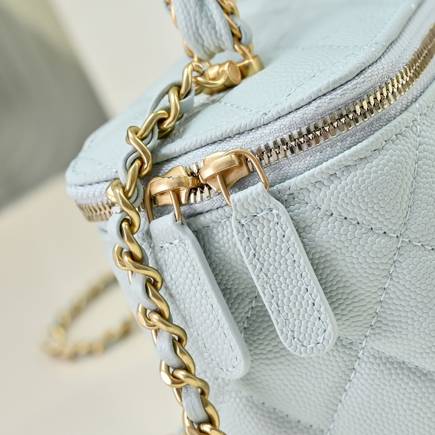 Chanel makeup bag 23p