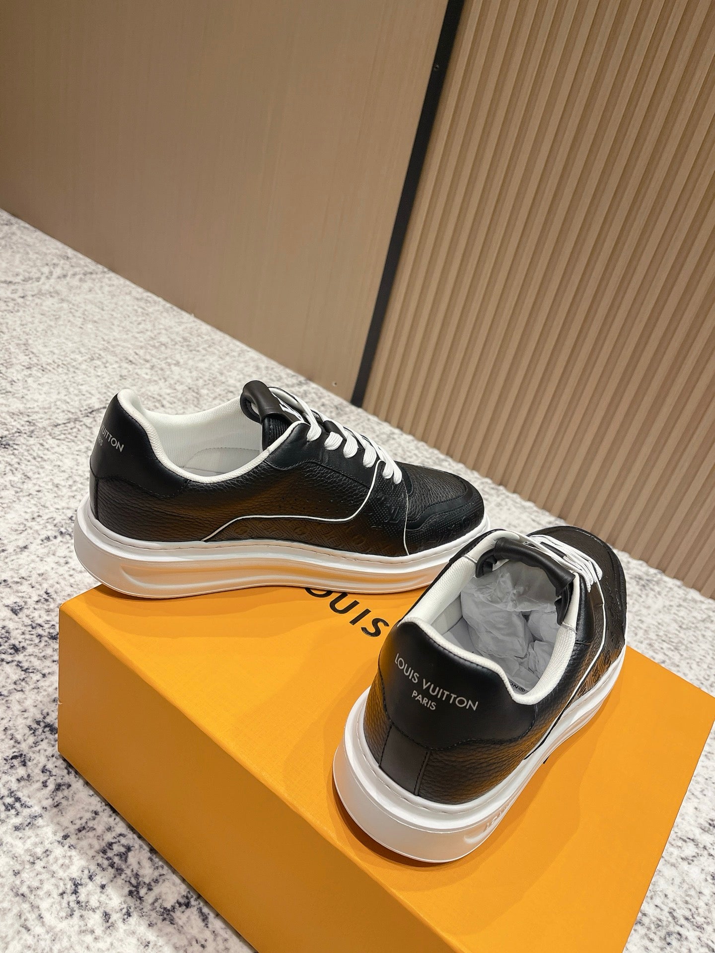 LOUIS VUITTON TRAINER Classic