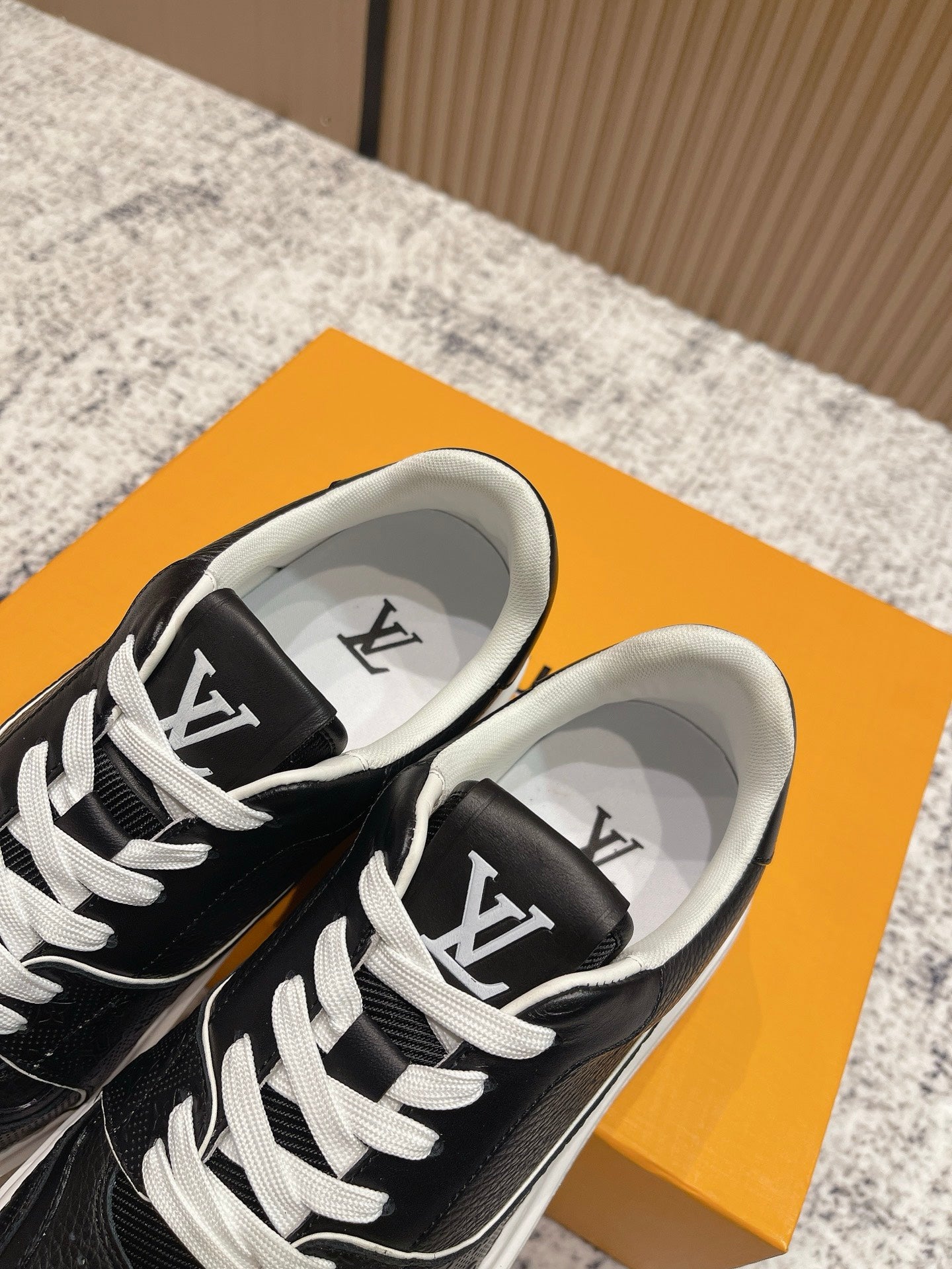 LOUIS VUITTON TRAINER Classic