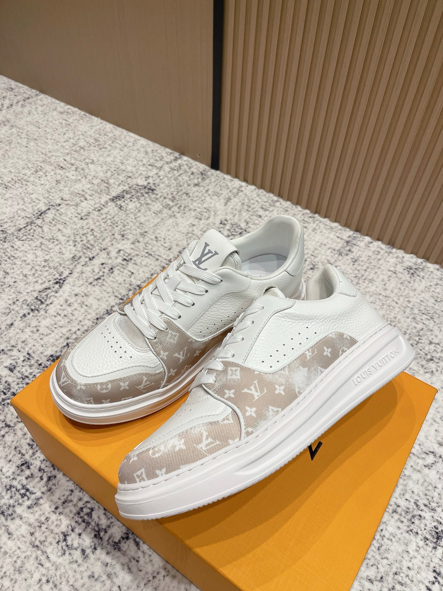 LOUIS VUITTON TRAINER Classic