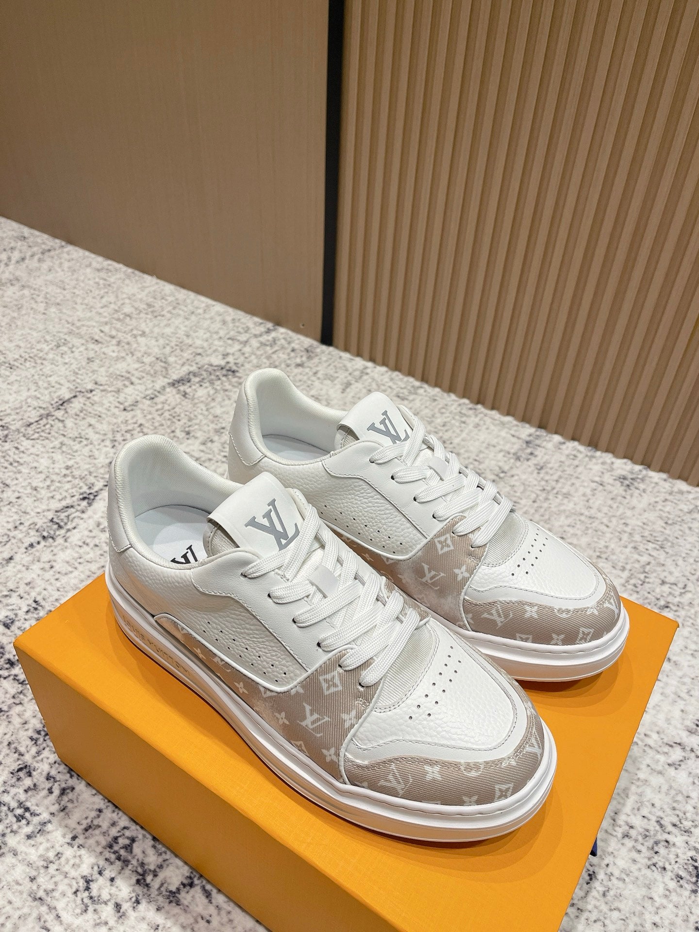 LOUIS VUITTON TRAINER Classic