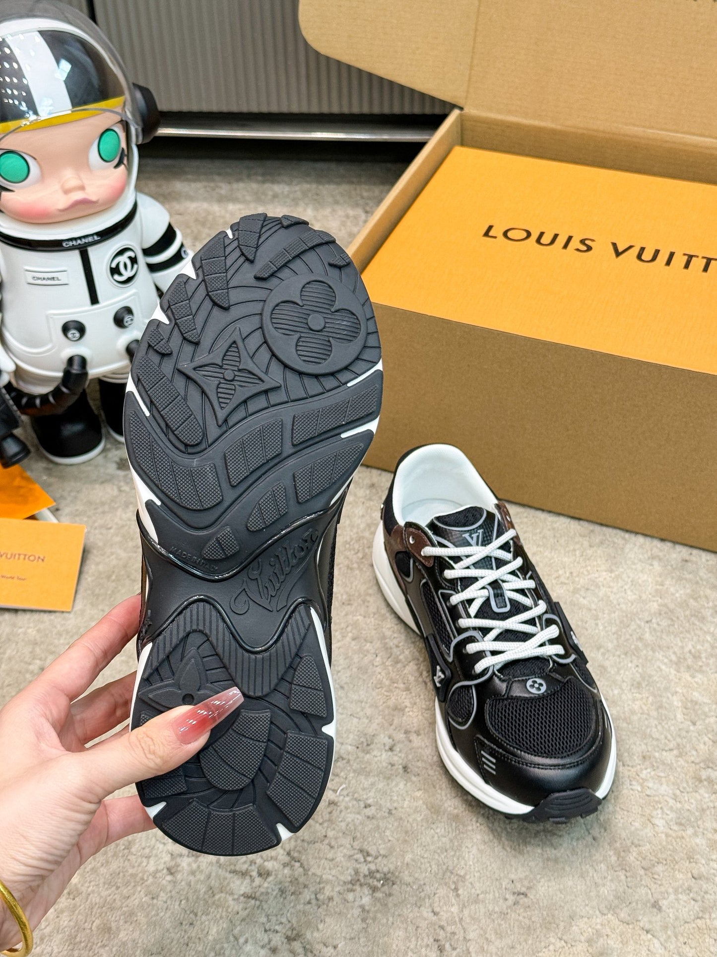 LOUIS VUITTON Olympia sneaker