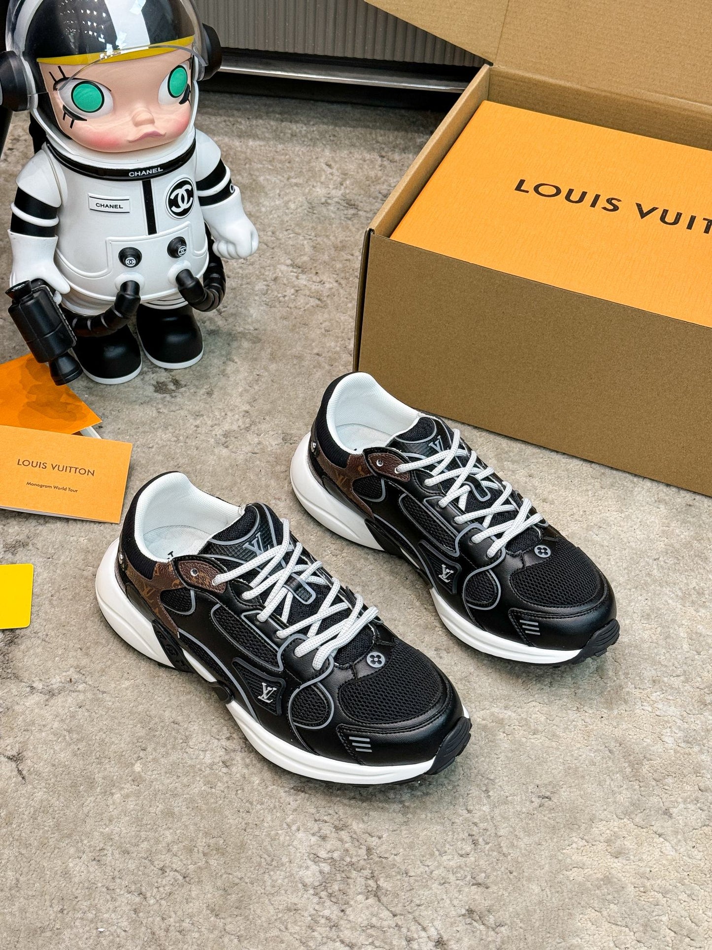 LOUIS VUITTON Olympia sneaker