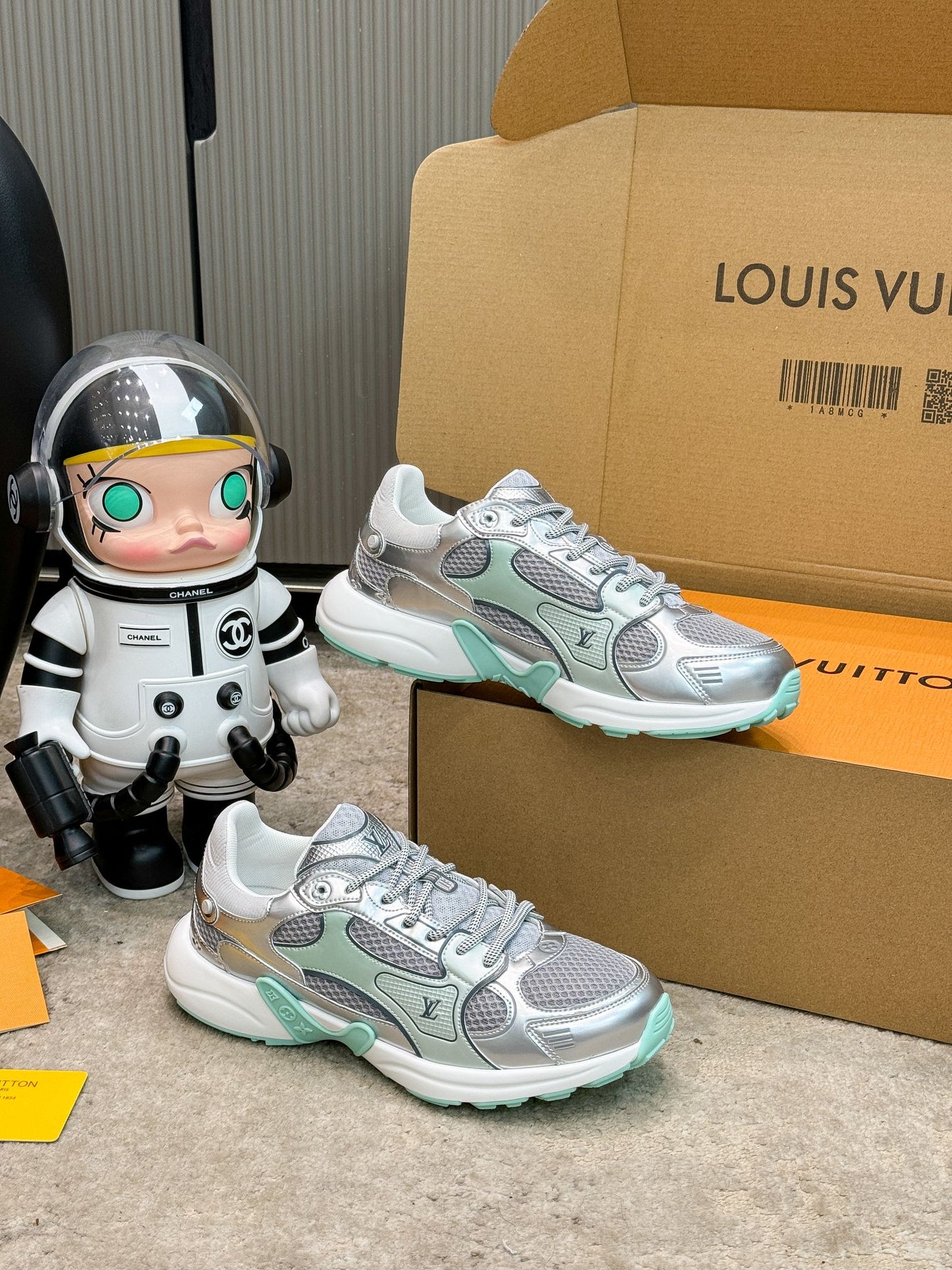 LOUIS VUITTON Olympia sneaker