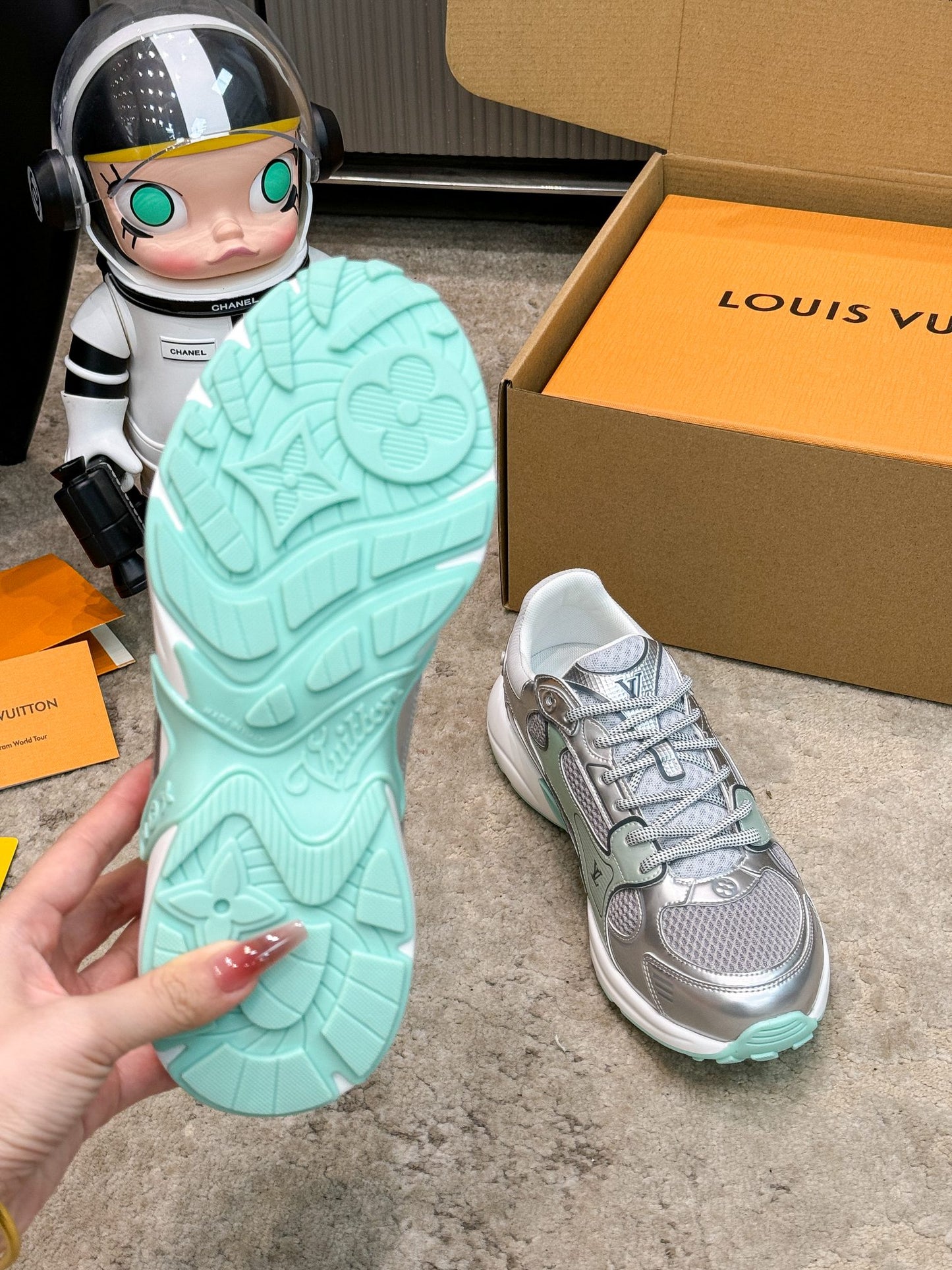 LOUIS VUITTON Olympia sneaker