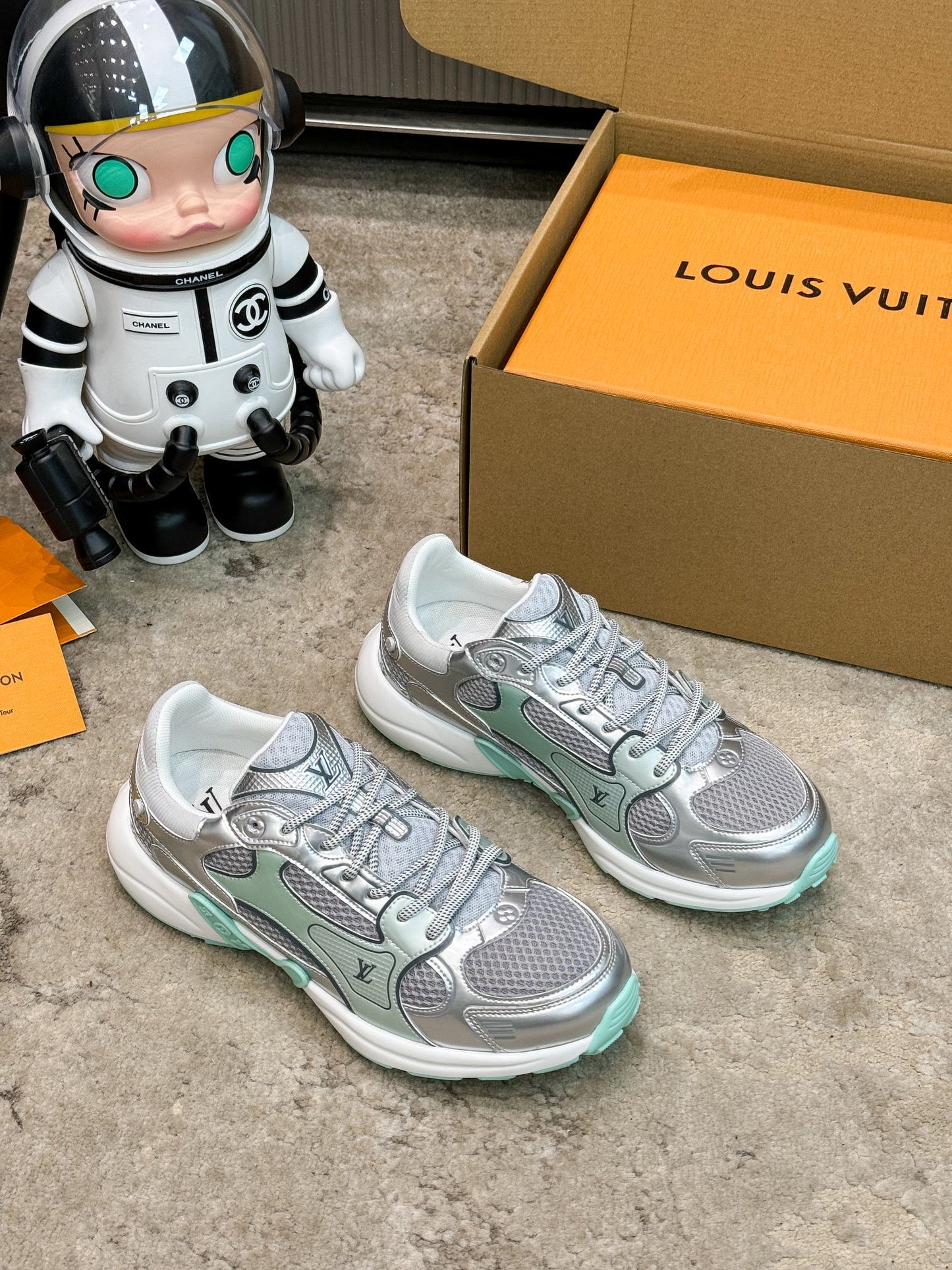 LOUIS VUITTON Olympia sneaker