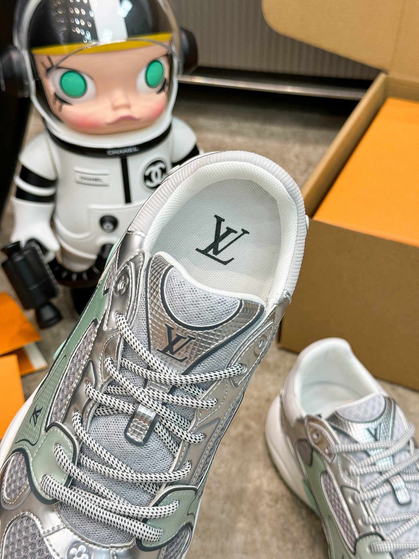 LOUIS VUITTON Olympia sneaker