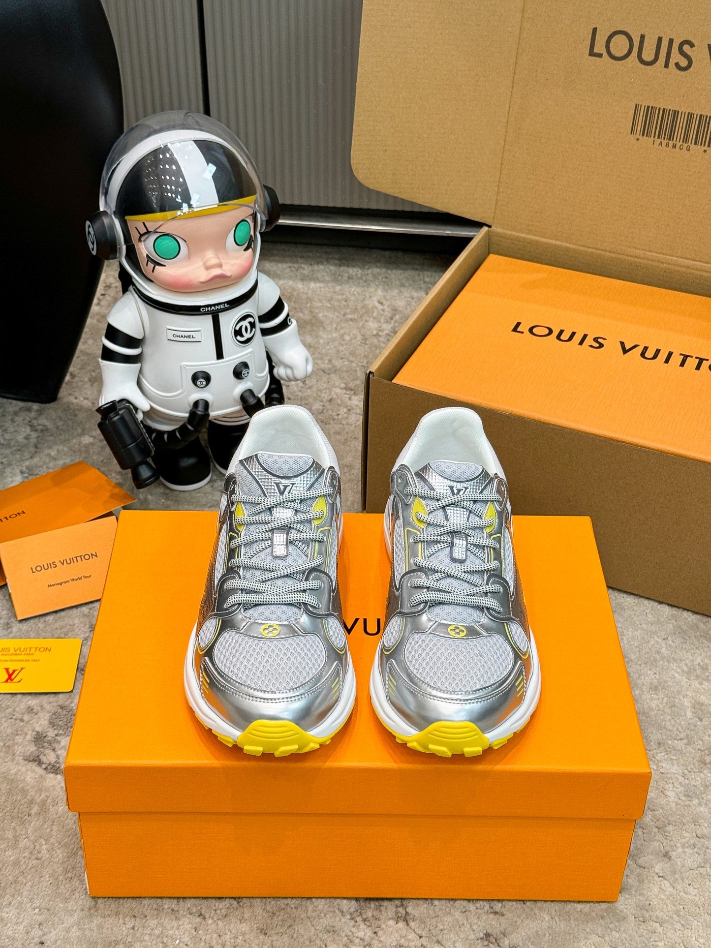 LOUIS VUITTON Olympia sneaker
