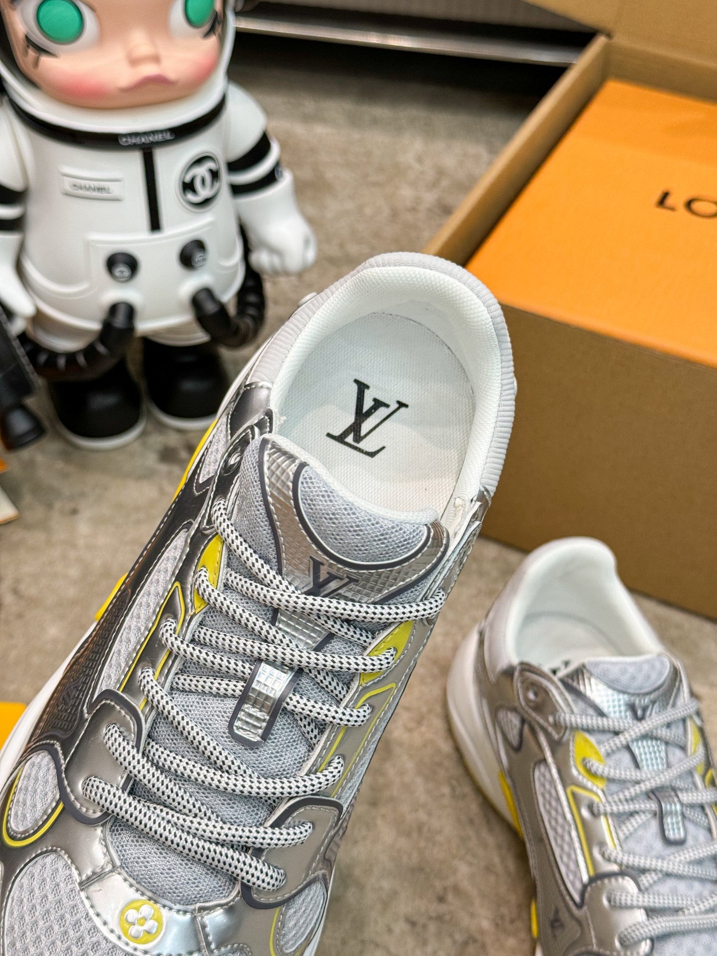 LOUIS VUITTON Olympia sneaker